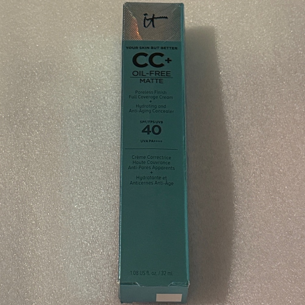 IT Cosmetics CC+ Oil Free Matte with SPF 40 - Shades: Deep & Tan BNIB Not Used